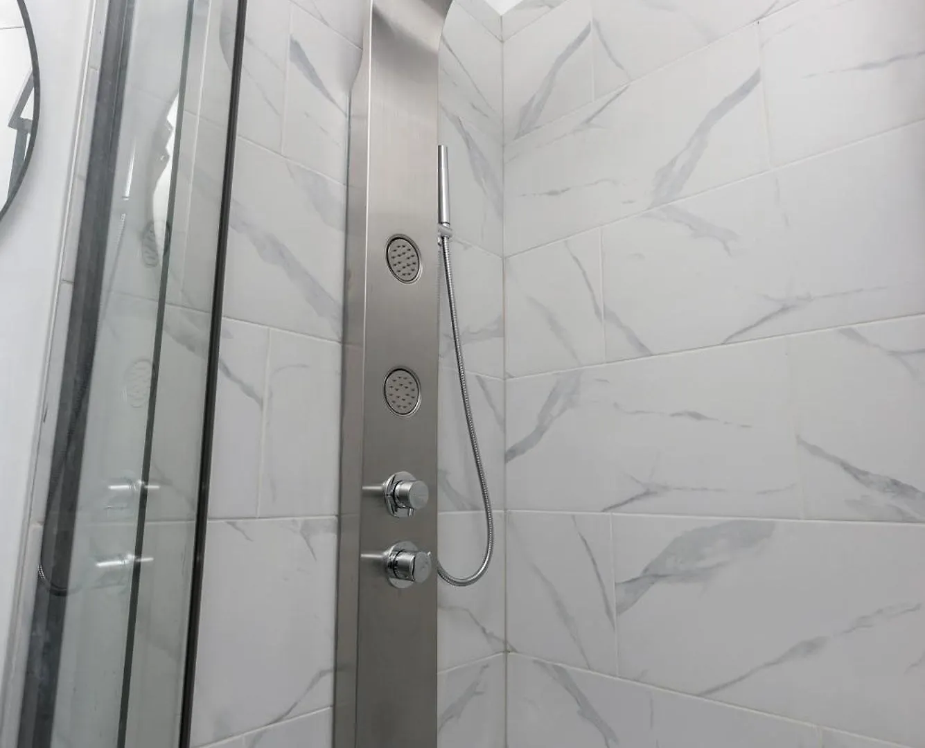 Brand New 2 Bedroom In The Heart Of The City Montreal Apartment